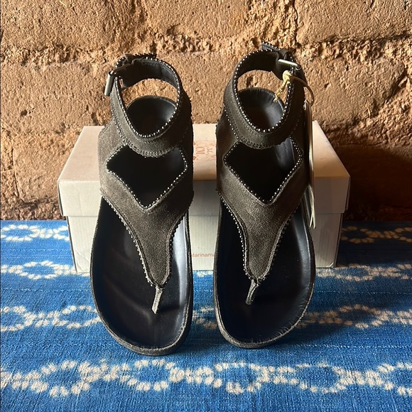 Catarina Martins green suede sandals